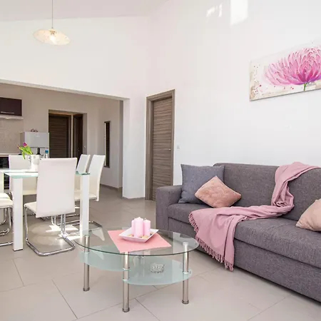 Apartment Lotus In Premantura, Istria By Istrabook Premantura